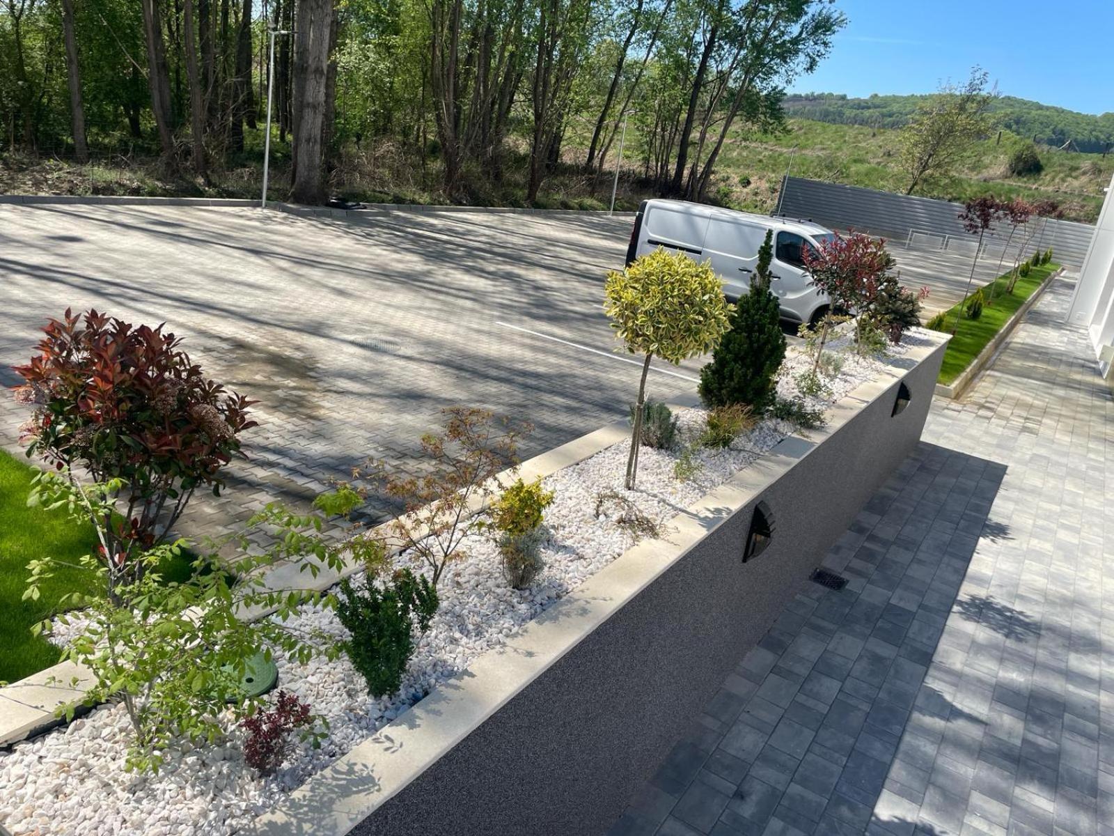 Popasul Lui Gicuta Bed & Breakfast Curtea De Arges Exterior photo